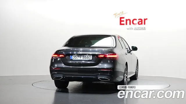 Mercedes-Benz E-Class 2023 — фото 4