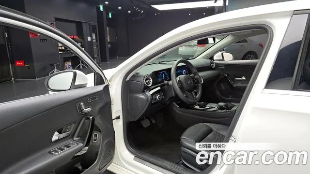 Mercedes-Benz A-Class 2020 — фото 10