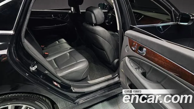 Hyundai Equus 2015 — фото 11