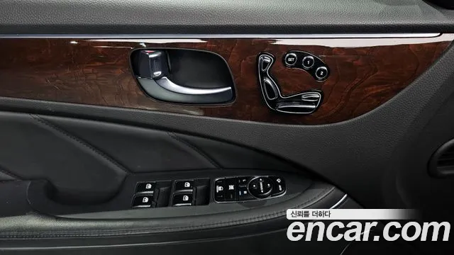 Hyundai Equus 2015 — фото 17