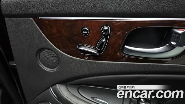Hyundai Equus 2015 — фото 19