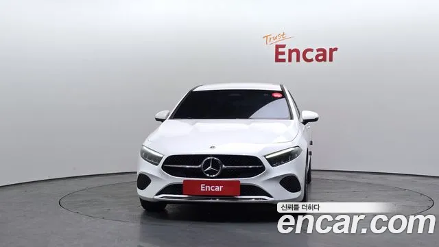 Mercedes-Benz A-Class 2024 — фото 3