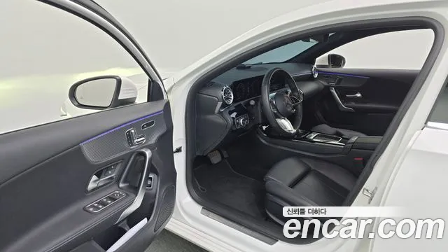 Mercedes-Benz A-Class 2024 — фото 10