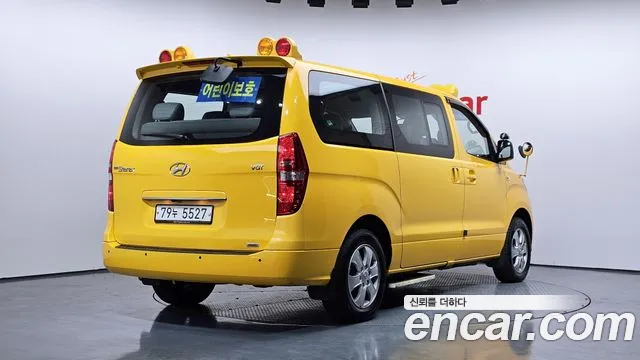 Hyundai Starex 2018 — фото 2