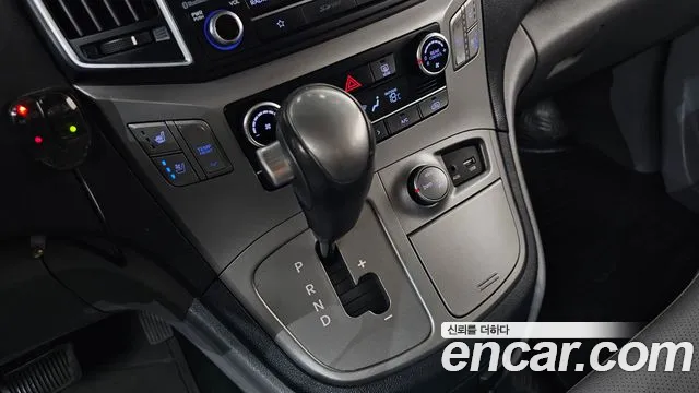 Hyundai Starex 2018 — фото 9