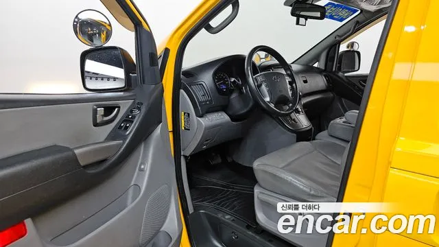 Hyundai Starex 2018 — фото 10