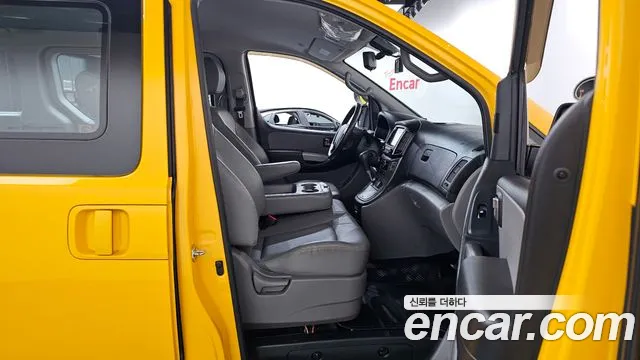 Hyundai Starex 2018 — фото 11