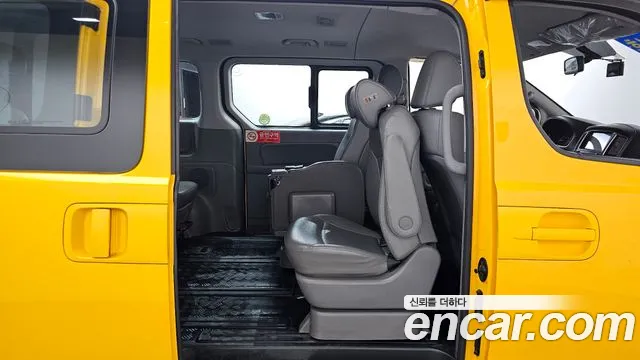 Hyundai Starex 2018 — фото 12