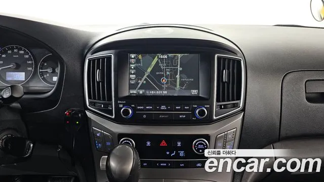 Hyundai Starex 2018 — фото 14
