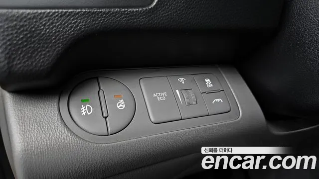 Hyundai Starex 2018 — фото 17
