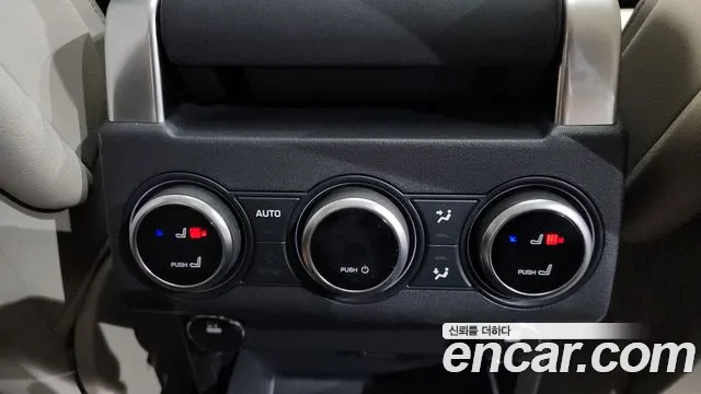 Land Rover Discovery 2017 — фото 19