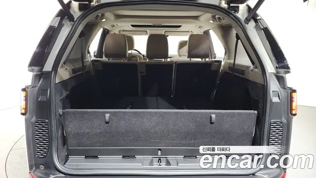 Land Rover Discovery 2017 — фото 20