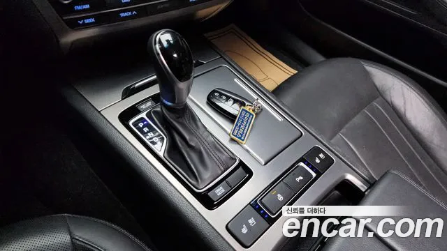 Hyundai Genesis 2015 — фото 9