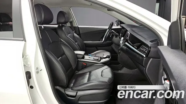 Kia Niro 2022 — фото 10