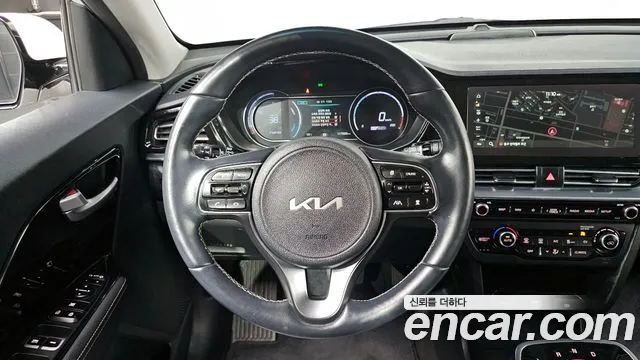 Kia Niro 2022 — фото 13