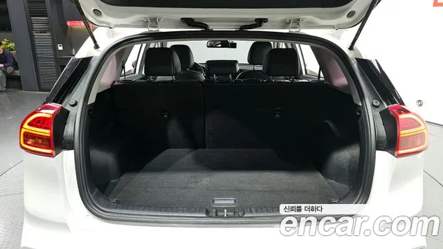Kia Niro 2022 — фото 20