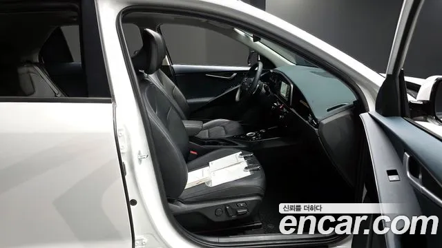 Kia Niro 2022 — фото 10