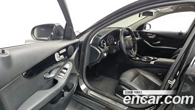 Mercedes-Benz C-Class 2020 — фото 10