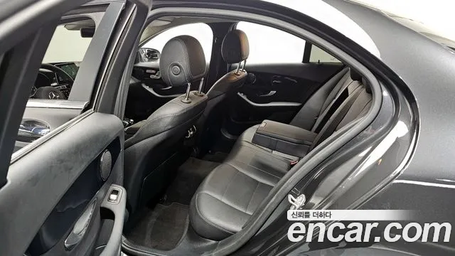 Mercedes-Benz C-Class 2020 — фото 11