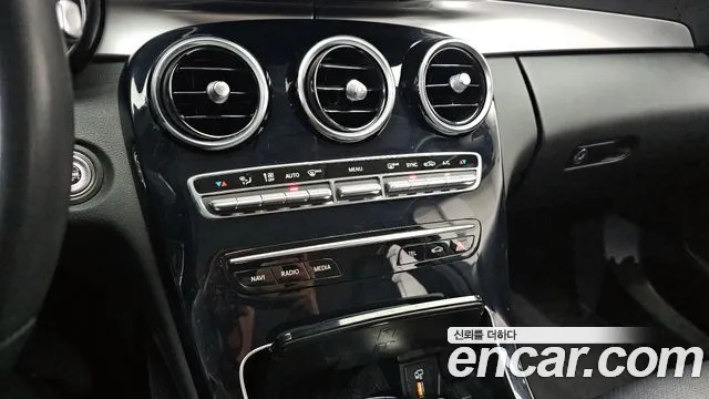 Mercedes-Benz C-Class 2020 — фото 17