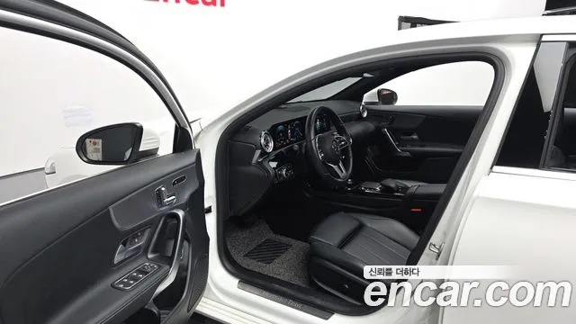 Mercedes-Benz A-Class 2022 — фото 10