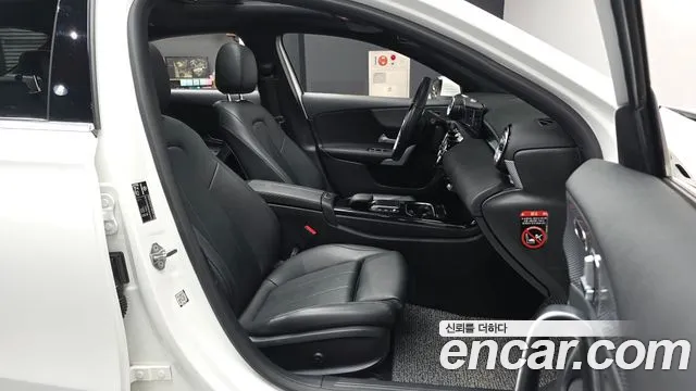 Mercedes-Benz A-Class 2022 — фото 11