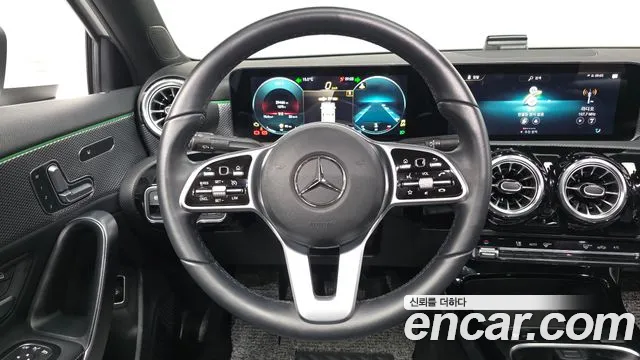 Mercedes-Benz A-Class 2022 — фото 14