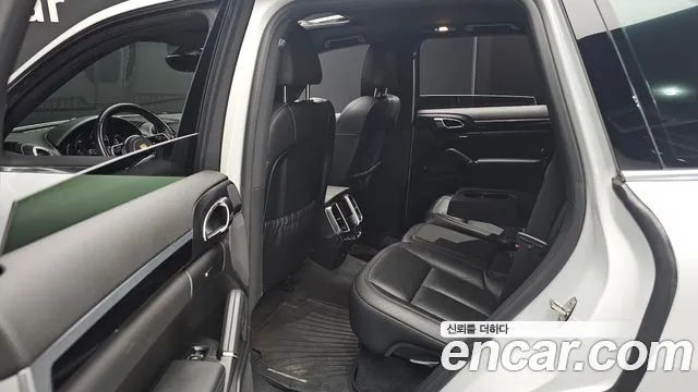 Porsche Cayenne 2015 — фото 12