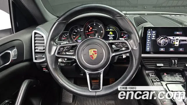 Porsche Cayenne 2015 — фото 13