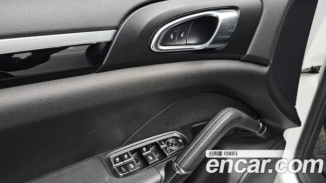Porsche Cayenne 2015 — фото 17