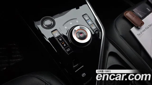 Kia Niro 2022 — фото 9