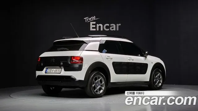 Citroen-DS C4 CACTUS 2018 — фото 2