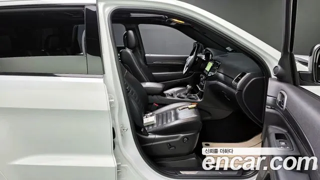 Jeep Cherokee 2020 — фото 10