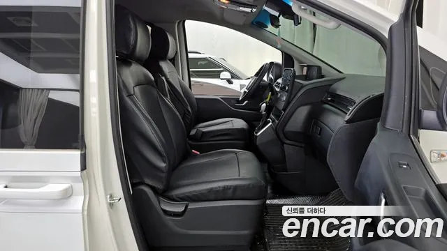 Hyundai Staria 2022 — фото 11