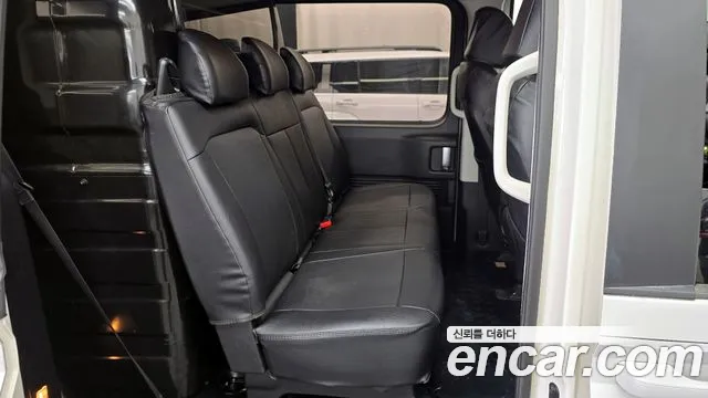 Hyundai Staria 2022 — фото 12