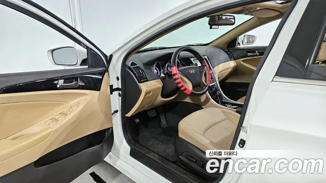 Hyundai Sonata 2010 — фото 11