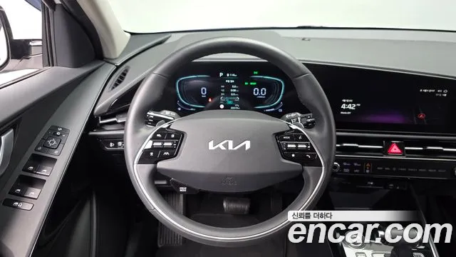 Kia Niro 2022 — фото 13