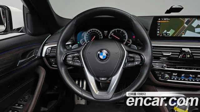 BMW 5-Series 2018 — фото 12