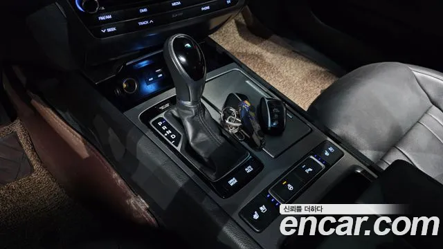 Hyundai Genesis 2016 — фото 9