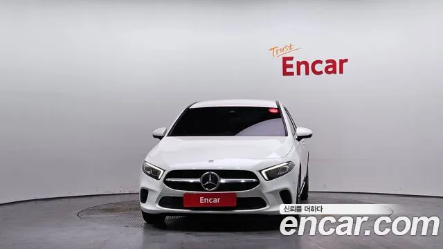 Mercedes-Benz A-Class 2023 — фото 3