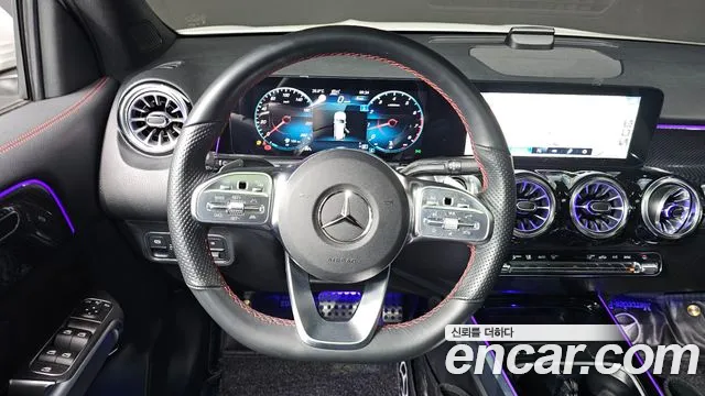 Mercedes-Benz GLB-Class 2023 — фото 13