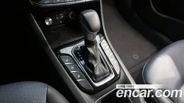 Hyundai Ioniq 2017 — фото 9