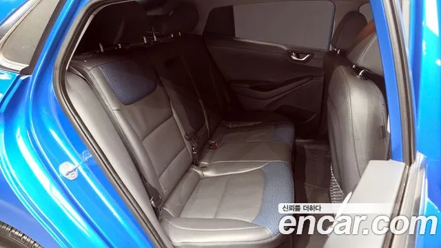 Hyundai Ioniq 2017 — фото 12