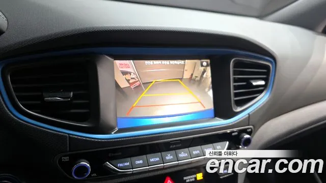 Hyundai Ioniq 2017 — фото 15