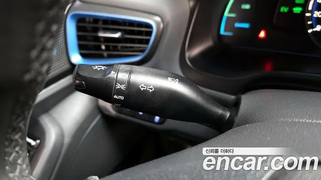 Hyundai Ioniq 2017 — фото 17