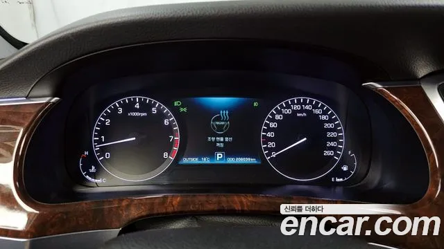 Hyundai Equus 2015 — фото 8