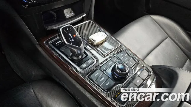 Hyundai Equus 2015 — фото 9