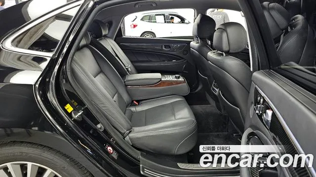 Hyundai Equus 2015 — фото 12