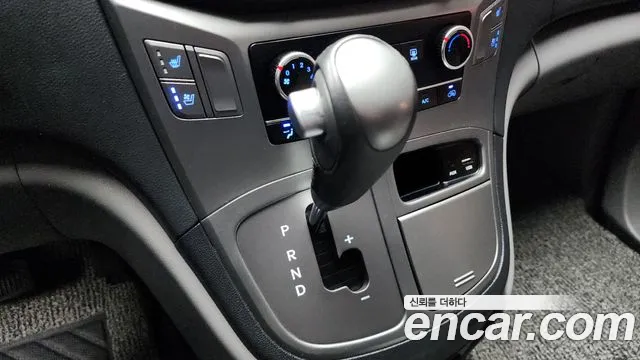 Hyundai Starex 2021 — фото 10