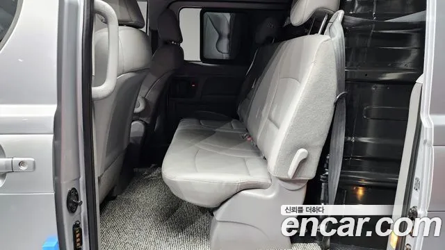 Hyundai Starex 2021 — фото 12